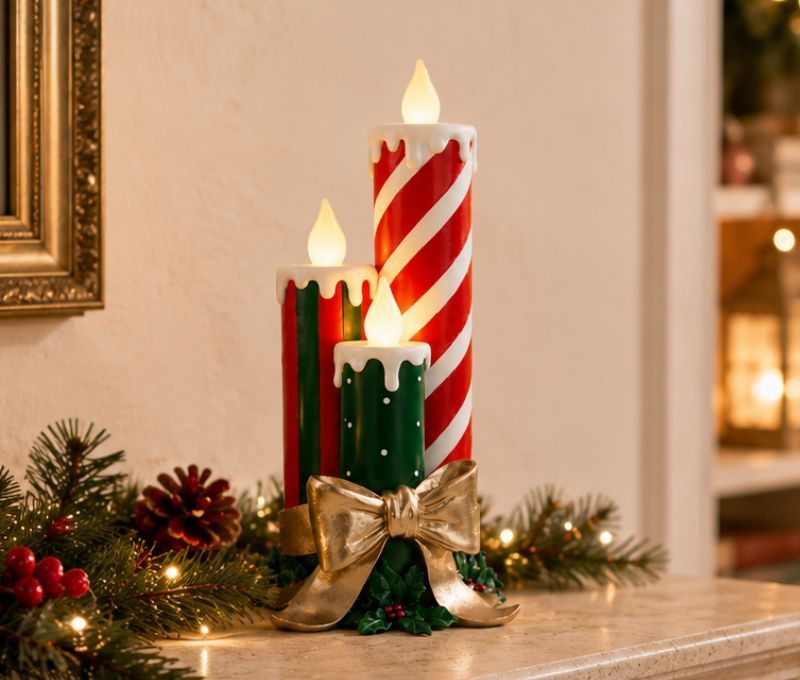 Trio de bougies LED décoratives en résine rouge et vert style sucre d'orge flamme vacillante nœud doré houx H41cm - Lilosquare