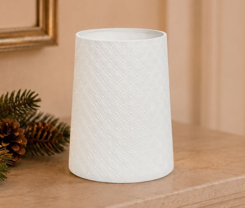 Photophore conique blanc en porcelaine texturée motifs géométriques en relief H13cm - Lilosquare